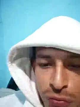 Snapshot of Leonul chatting on February 3, 4:25 am Leonul online show from February 3, 4:25 am