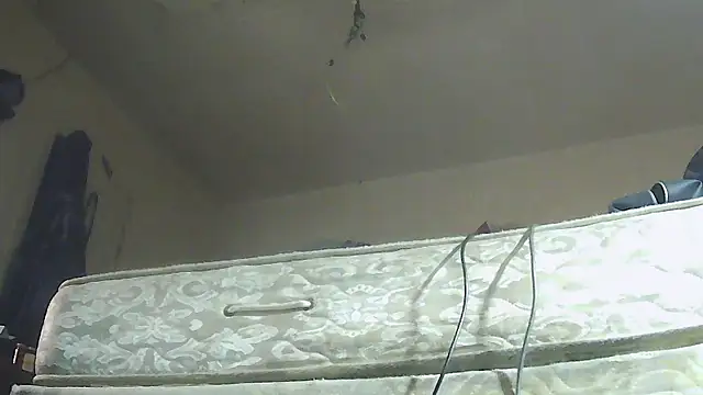 Snapshot of pipeload1275 chatting on January 13, 5:57 am pipeload1275 online show from January 13, 5:57 am