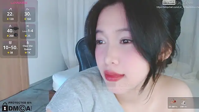 Snapshot of Lin_SiYee chatting on December 28, 1:59 pm Lin SiYee online show from December 28, 1:59 pm