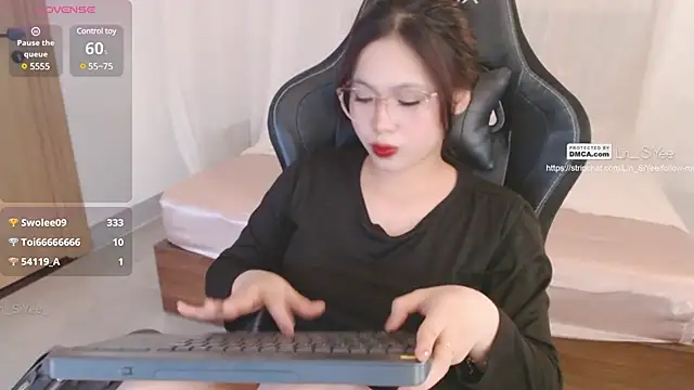Snapshot of Lin_SiYee chatting on February 18, 5:20 am Lin SiYee online show from February 18, 5:20 am