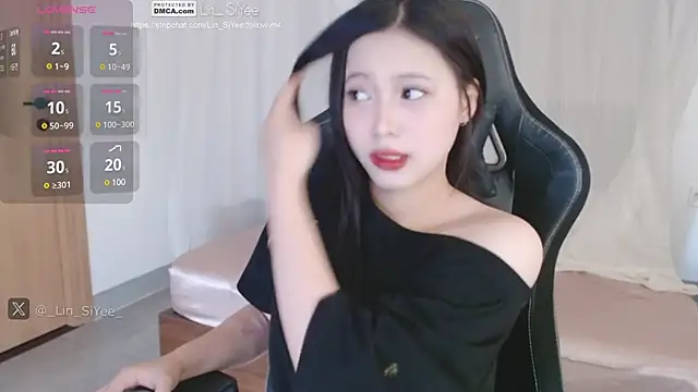 Snapshot of Lin_SiYee chatting on February 21, 2:28 am Lin SiYee online show from February 21, 2:28 am