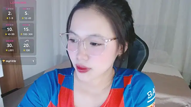 Snapshot of Lin_SiYee chatting on February 25, 2:44 pm Lin SiYee online show from February 25, 2:44 pm