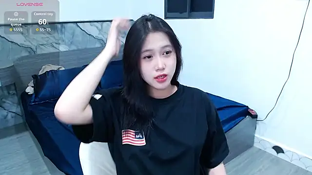 Lin SiYee online show from November 25, 5:57 pm