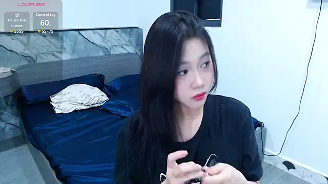 Lin SiYee online show from November 27, 9:00 am