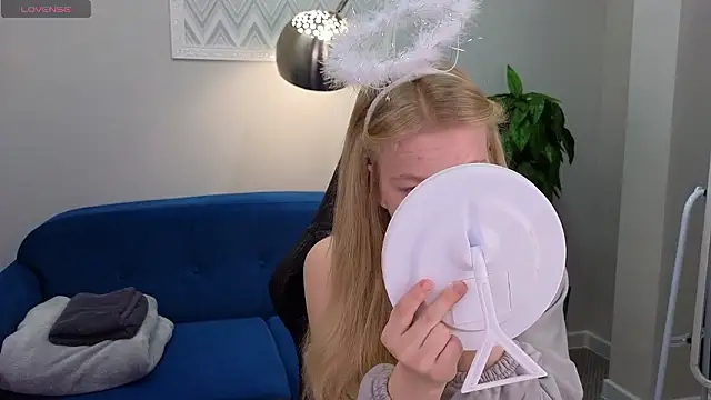 Snapshot of Sarra_Cooper chatting on December 3, 1:08 am Sarra Cooper online show from December 3, 1:08 am