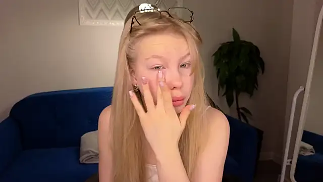 Snapshot of Sarra_Cooper chatting on December 30, 1:04 am Sarra Cooper online show from December 30, 1:04 am