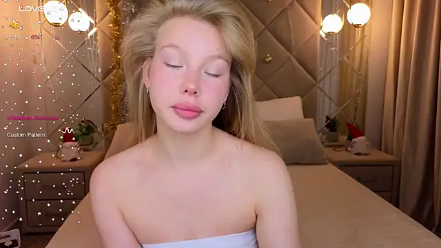 Snapshot of Sarra_Cooper chatting on January 8, 1:21 am Sarra Cooper online show from January 8, 1:21 am