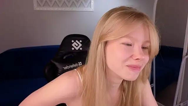 Snapshot of Sarra_Cooper chatting on January 20, 4:21 am Sarra Cooper online show from January 20, 4:21 am