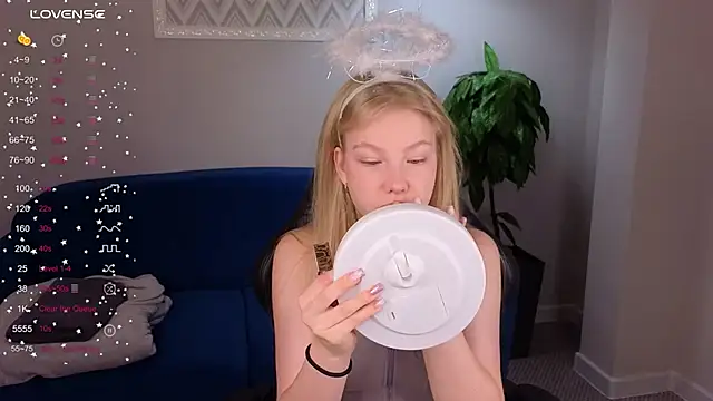 Snapshot of Sarra_Cooper chatting on January 22, 1:10 am Sarra Cooper online show from January 22, 1:10 am