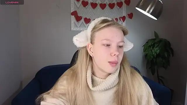 Snapshot of Sarra_Cooper chatting on February 17, 1:04 am Sarra Cooper online show from February 17, 1:04 am