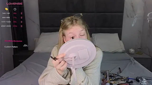 Snapshot of Sarra_Cooper chatting on March 14, 1:16 am Sarra Cooper online show from March 14, 1:16 am