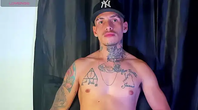 Snapshot of zyongracia chatting on December 5, 8:44 pm zyongracia online show from December 5, 8:44 pm