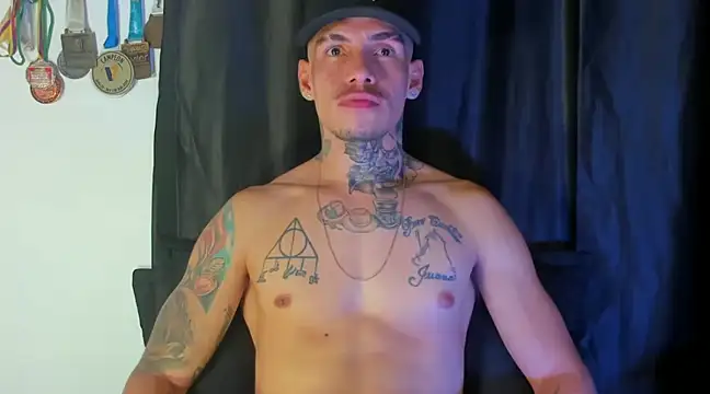 Snapshot of zyongracia chatting on December 19, 9:18 am zyongracia online show from December 19, 9:18 am