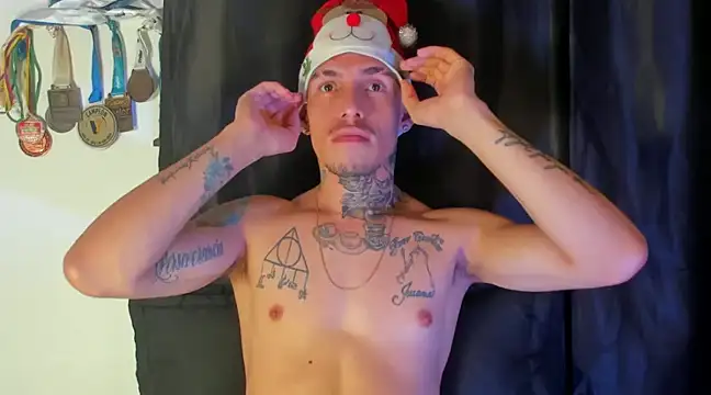 Snapshot of zyongracia chatting on December 21, 12:53 am zyongracia online show from December 21, 12:53 am