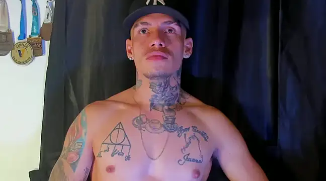 Snapshot of zyongracia chatting on December 24, 9:50 am zyongracia online show from December 24, 9:50 am