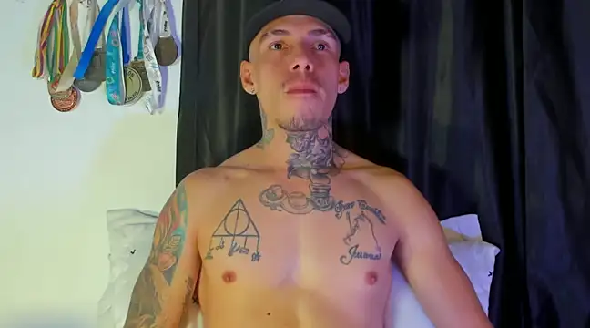 Snapshot of zyongracia chatting on January 25, 8:42 am zyongracia online show from January 25, 8:42 am