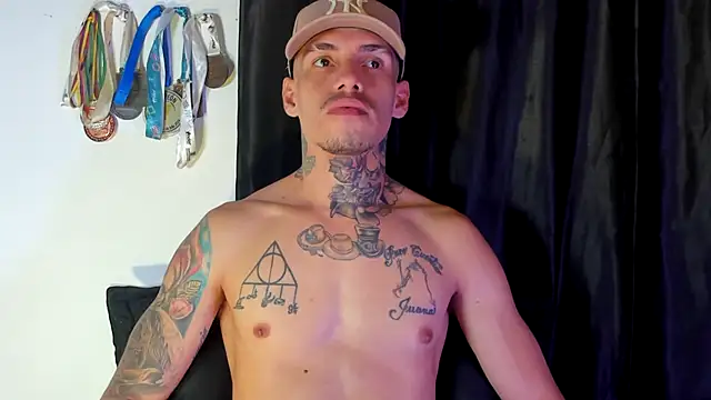 Snapshot of zyongracia chatting on February 10, 4:58 pm zyongracia online show from February 10, 4:58 pm