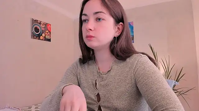 cClandesTina online show from September 19, 2:40 pm