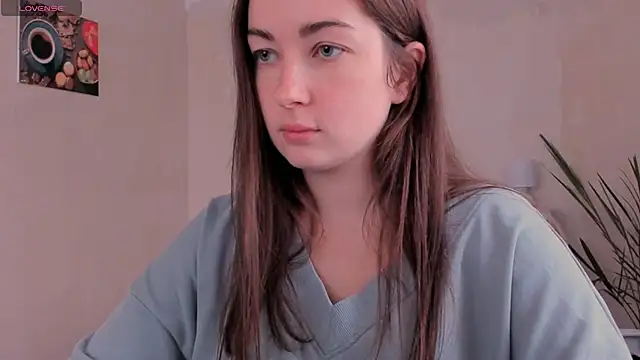 cClandesTina online show from November 8, 11:43 am