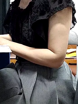 Snapshot of Haralushiaaa chatting on October 16, 6:03 am Haralushiaaa online show from October 16, 6:03 am