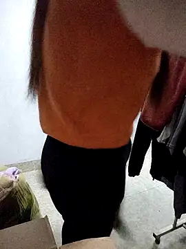 Snapshot of Haralushiaaa chatting on October 25, 2:08 am Haralushiaaa online show from October 25, 2:08 am