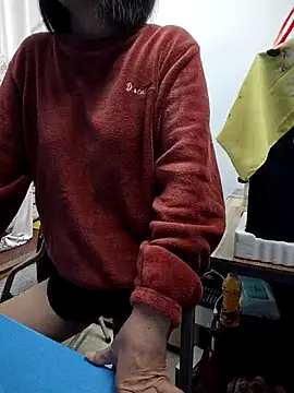 Snapshot of Haralushiaaa chatting on October 31, 5:41 am Haralushiaaa online show from October 31, 5:41 am