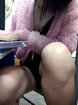 Snapshot of Haralushiaaa chatting on October 31, 5:47 pm Haralushiaaa online show from October 31, 5:47 pm