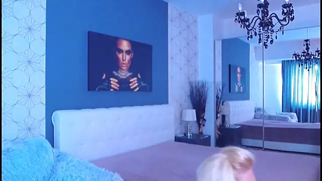 Snapshot of MaryMatiss chatting on September 25, 10:52 am MaryMatiss online show from September 25, 10:52 am