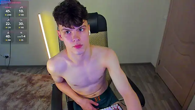 Snapshot of Aiden_Sensual chatting on September 12, 12:38 pm Aiden Sensual online show from September 12, 12:38 pm