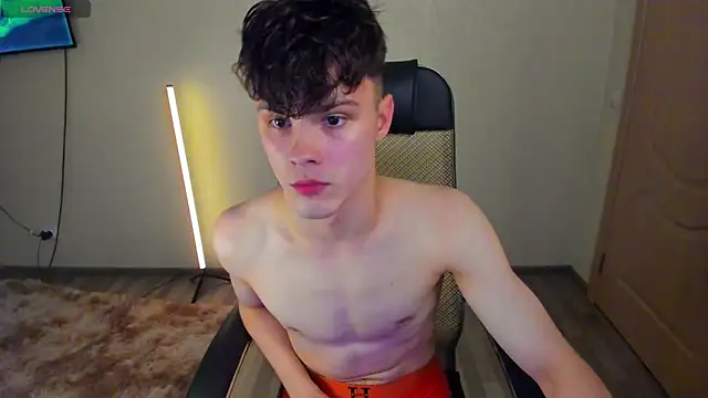 Snapshot of Aiden_Sensual chatting on September 14, 5:01 pm Aiden Sensual online show from September 14, 5:01 pm