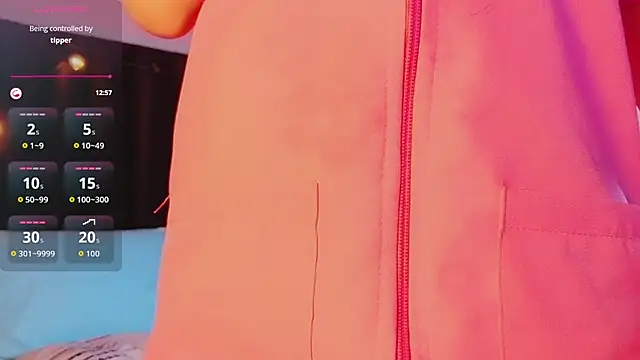 littleebluee online show from October 5, 7:34 pm