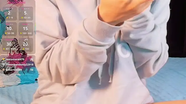 littleebluee online show from October 16, 2:56 am