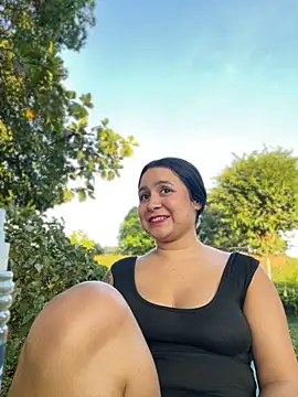Pretty Isadora online show from December 2, 10:01 pm