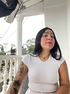 Pretty Isadora online show from January 3, 7:29 pm