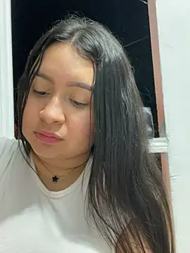 Pretty Isadora online show from January 4, 1:31 am