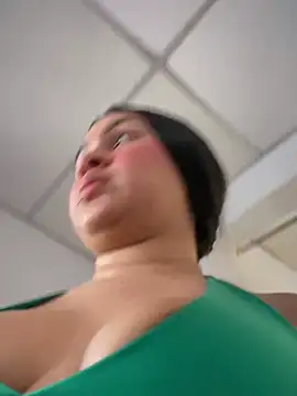 Pretty Isadora online show from February 13, 9:49 pm