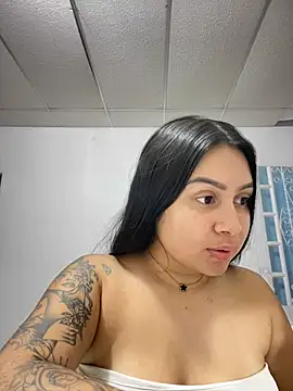 Pretty Isadora online show from February 20, 1:03 am