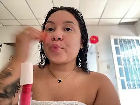 Pretty Isadora online show from March 12, 9:03 pm