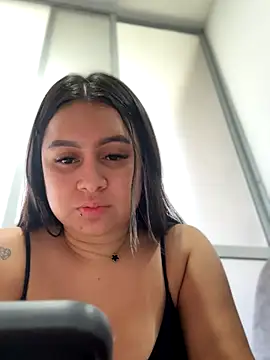 Pretty Isadora online show from September 20, 7:37 pm