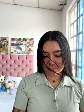 Pretty Isadora online show from October 4, 7:34 pm