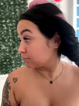 Pretty Isadora online show from November 20, 5:12 pm