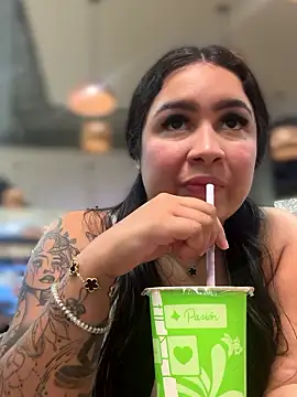 Pretty Isadora online show from January 12, 11:10 pm