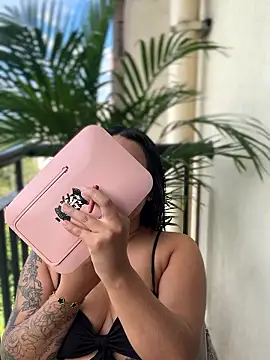 Pretty Isadora online show from January 17, 6:55 pm