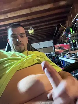 Snapshot of joeycbigcock chatting on January 3, 10:19 pm joeycbigcock online show from January 3, 10:19 pm