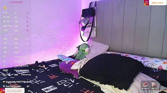 Snapshot of alejo_cute chatting on December 23, 10:01 pm alejo cute online show from December 23, 10:01 pm