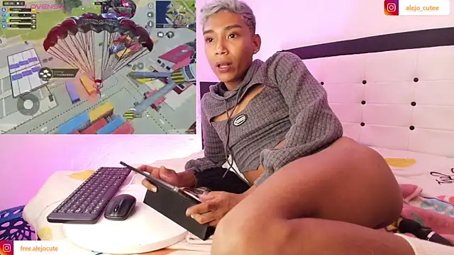 Snapshot of alejo_cute chatting on January 5, 8:10 pm alejo cute online show from January 5, 8:10 pm