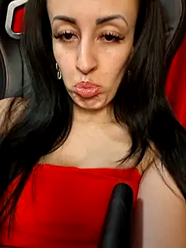 Snapshot of loryyy_sexyyy chatting on April 19, 6:21 pm loryyy sexyyy online show from April 19, 6:21 pm