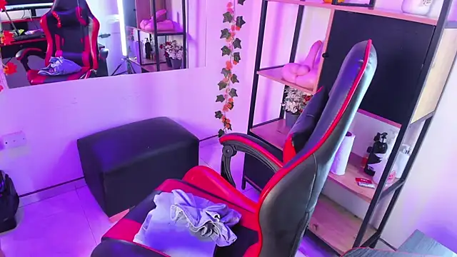 Snapshot of Amy_hoy69 chatting on October 29, 2:58 am Amy hoy69 online show from October 29, 2:58 am