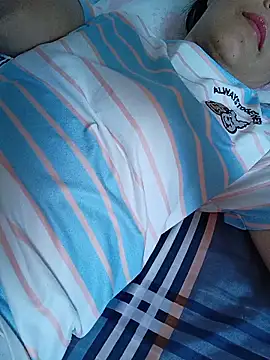 Snapshot of Asian_girl13 chatting on June 28, 3:12 am Asian girl13 online show from June 28, 3:12 am