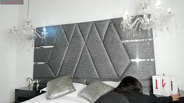 IsabellaGrey19 online show from September 24, 8:23 pm